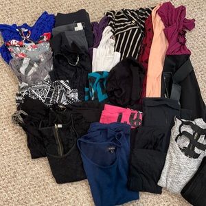 24 piece medium clothes lot!